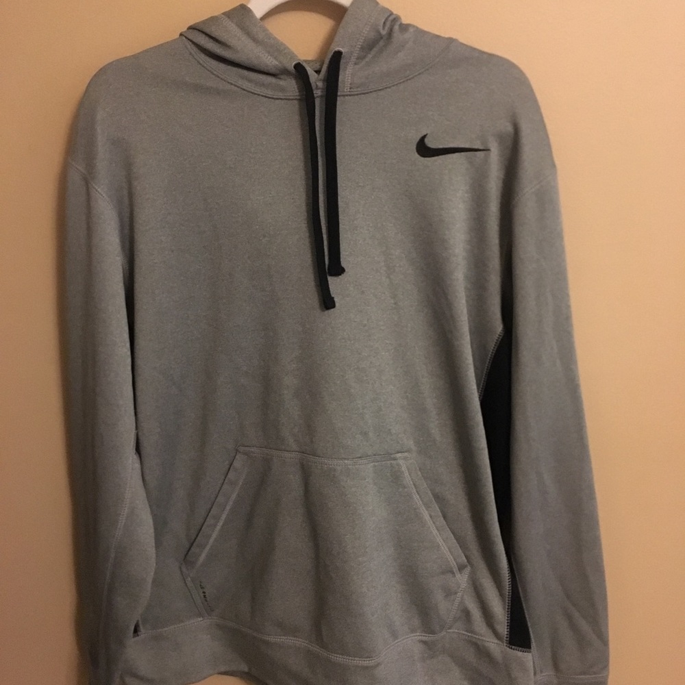 Gray Nike thermal fit hoodie